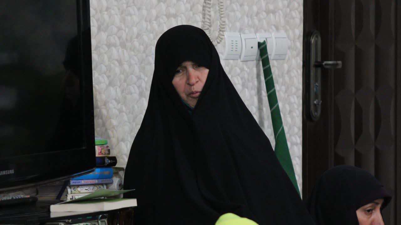 دیدار با خانواده شهیدان رستمی با حضور خانواده‌های مکتب اسلامی قزوین