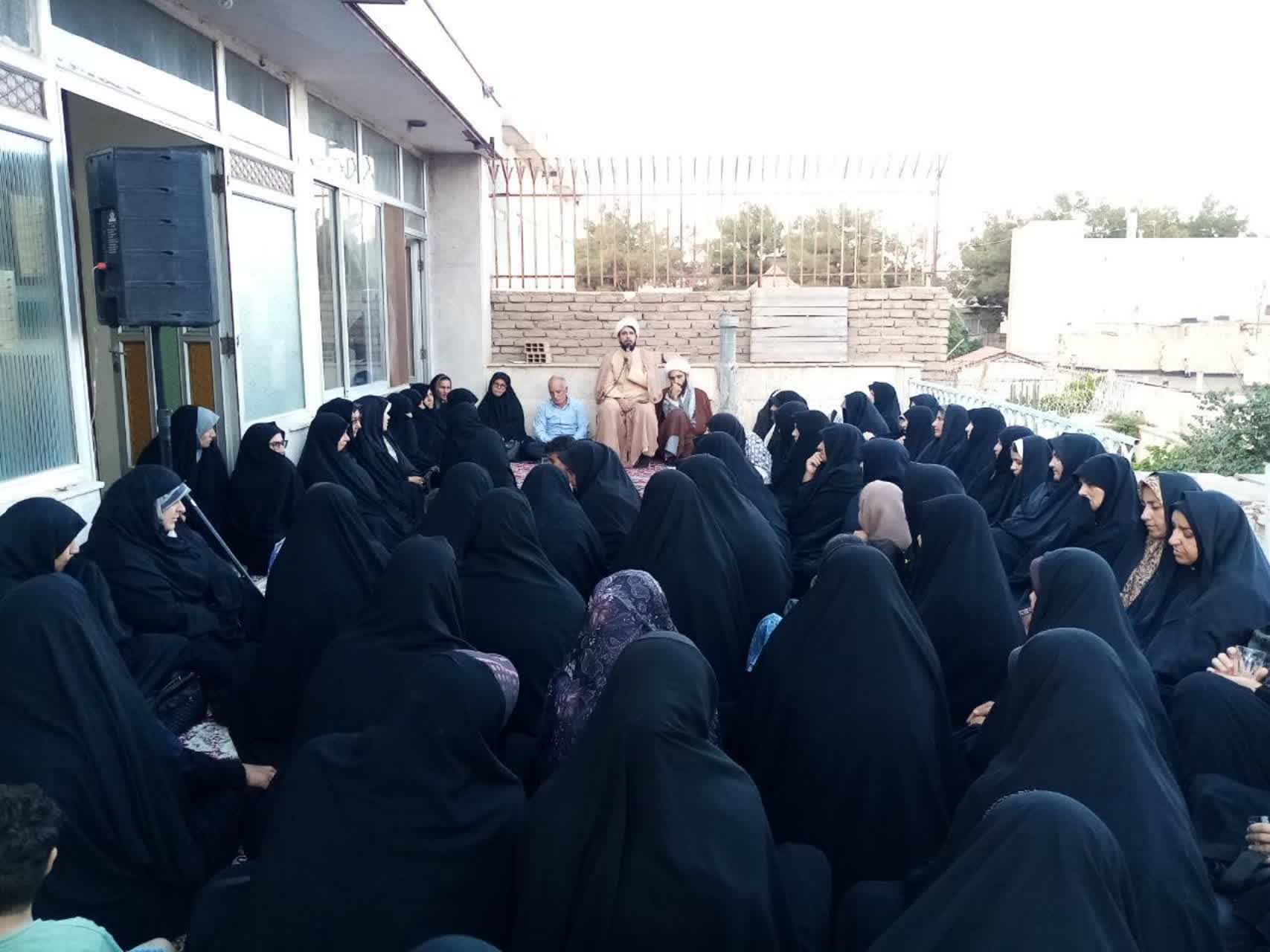 جلسه‌ای صمیمی با دست‌اندرکاران پخت کلوچه‌ شهادت