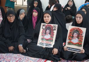 صمیمانه با خانوادۀ شهدا